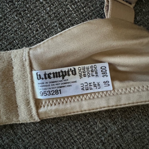 Underwire Contour Bra - Picture 4 of 4